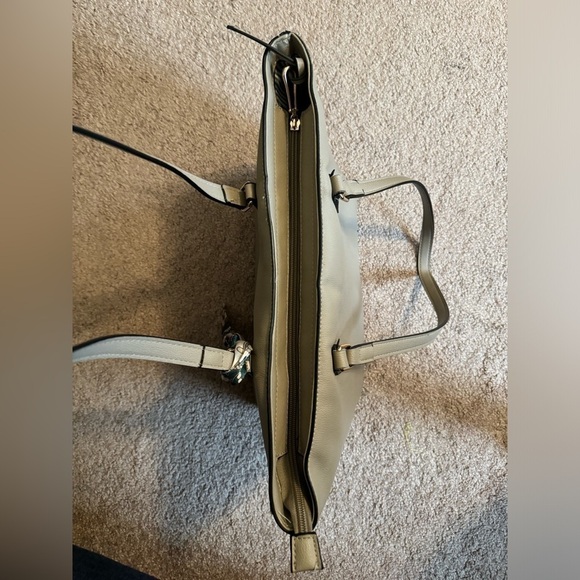 Kate & Alex Cuffaro Italian Design Beige Tote zip up bag - Picture 7 of 16